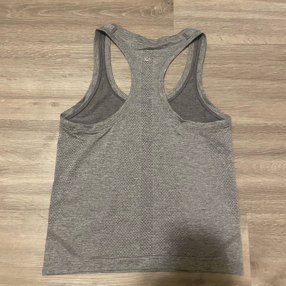 Lululemon Swiftly Tech Racerback Tank 2.0, Race Length - Picture 2 of 3